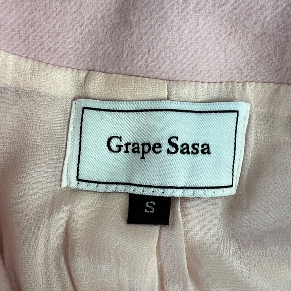 Elegant Pink Wool Coat with Mulberry Silk Lining Timeless Luxurious Design Dior - Picture 9 of 9